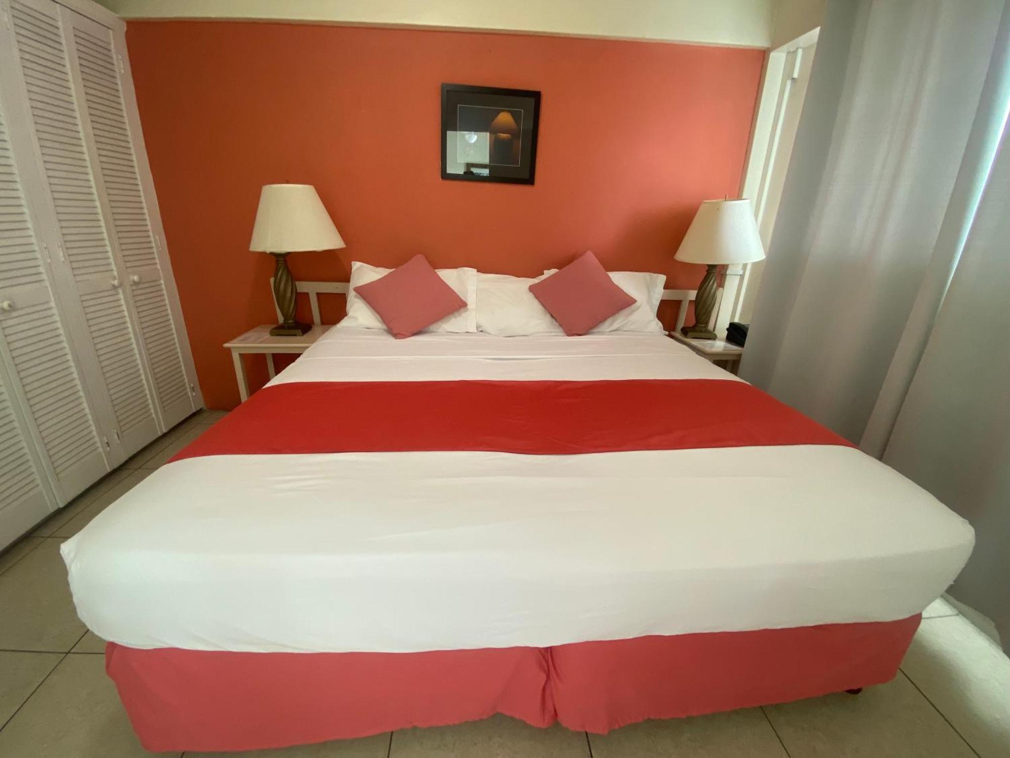 Melrose Beach Apartments Inc Бриджтаун Номер фото
